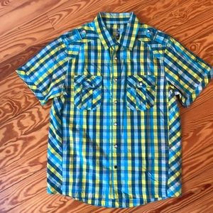 Mountain Hardware shirt